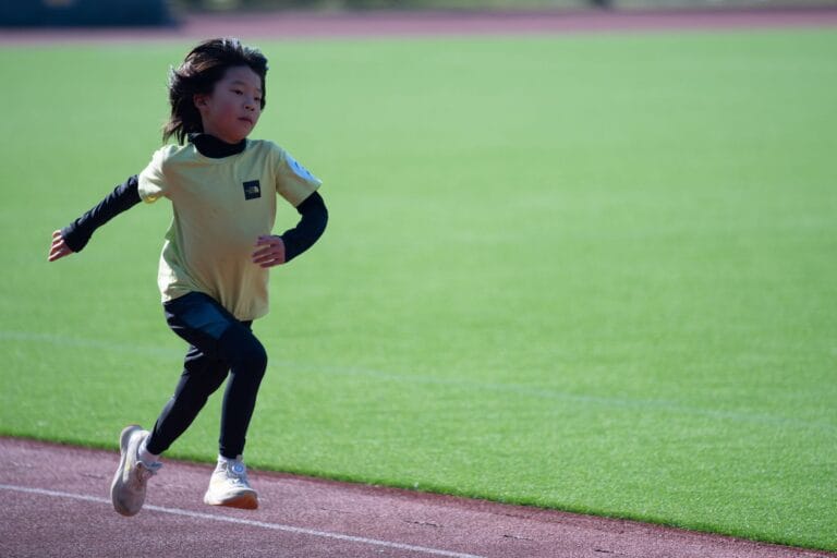 Rola gier i zabaw ruchowych w przygotowaniu do wyczynowych dyscyplin sportu w programie AWF