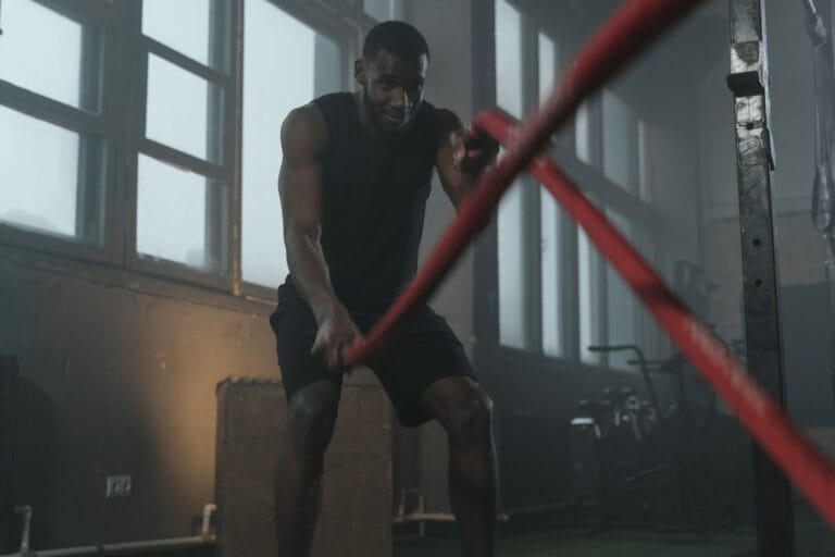 Cardio vs interwały HIIT: co lepiej spala tłuszcz, a co poprawia wydolność