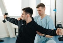 Trener medyczny – jak zdobyć kwalifikacje i czym różni się od fizjoterapeuty? Trener medyczny – jak zdobyć kwalifikacje i czym różni się od fizjoterapeuty?